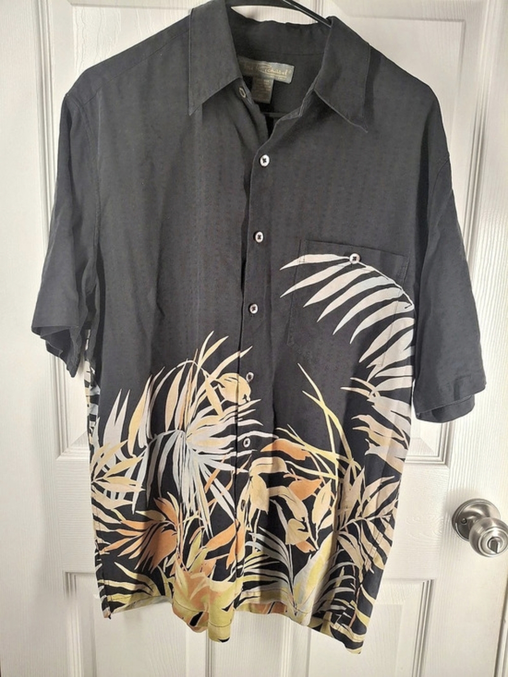 Tori Richard Floral Short Sleeve Shirt in Black & Orange Size Medium